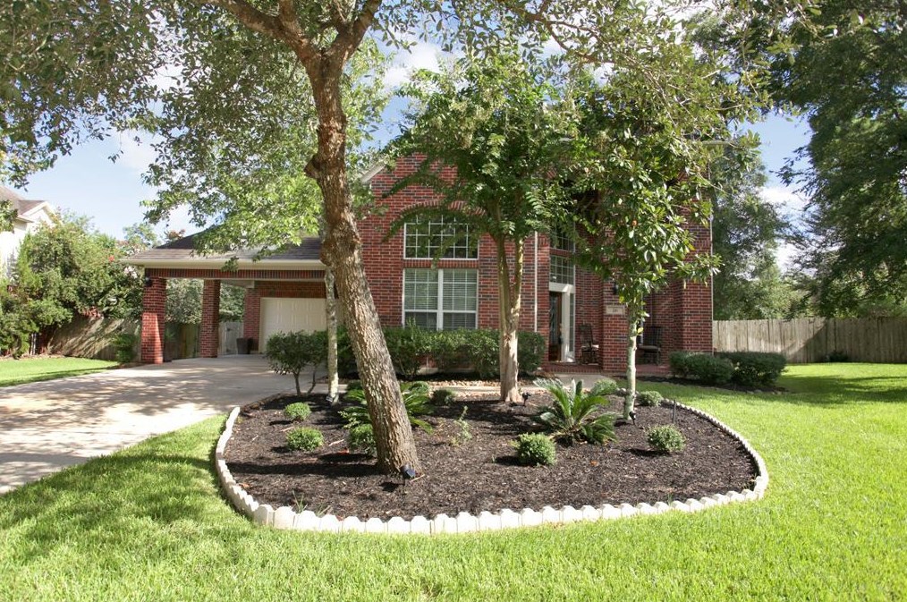 26 Shale Creek Cir, Spring TX  77382-5506 exterior