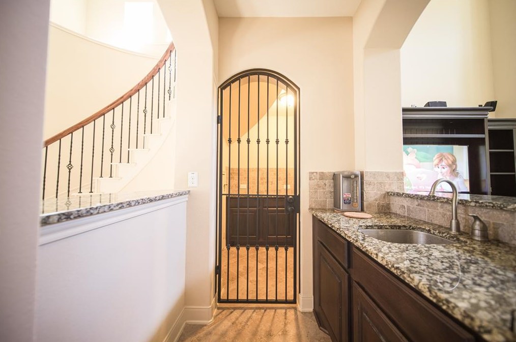4143 Scenic Valley Ln, Sugar Land TX  77479-2193 exterior