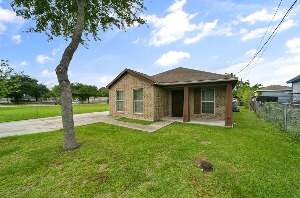 7909 Nashville St, Houston, TX 77028-3441