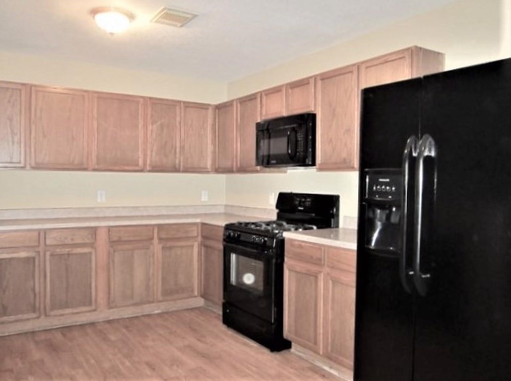 9618 Lasbury Dr, Houston, TX 77083-3628