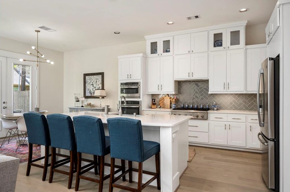 1819 Libbey Dr, Houston TX  77018-3026 exterior