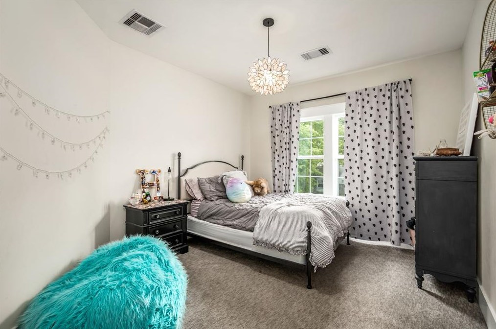 1819 Libbey Dr, Houston TX  77018-3026 exterior