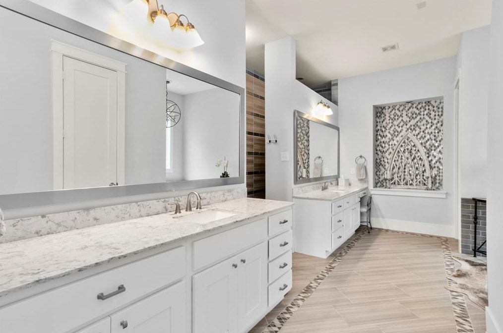 1819 Libbey Dr, Houston TX  77018-3026 exterior