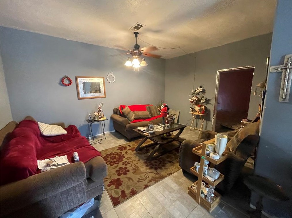 8611 Findlay St, Houston TX 77017-3202 exterior