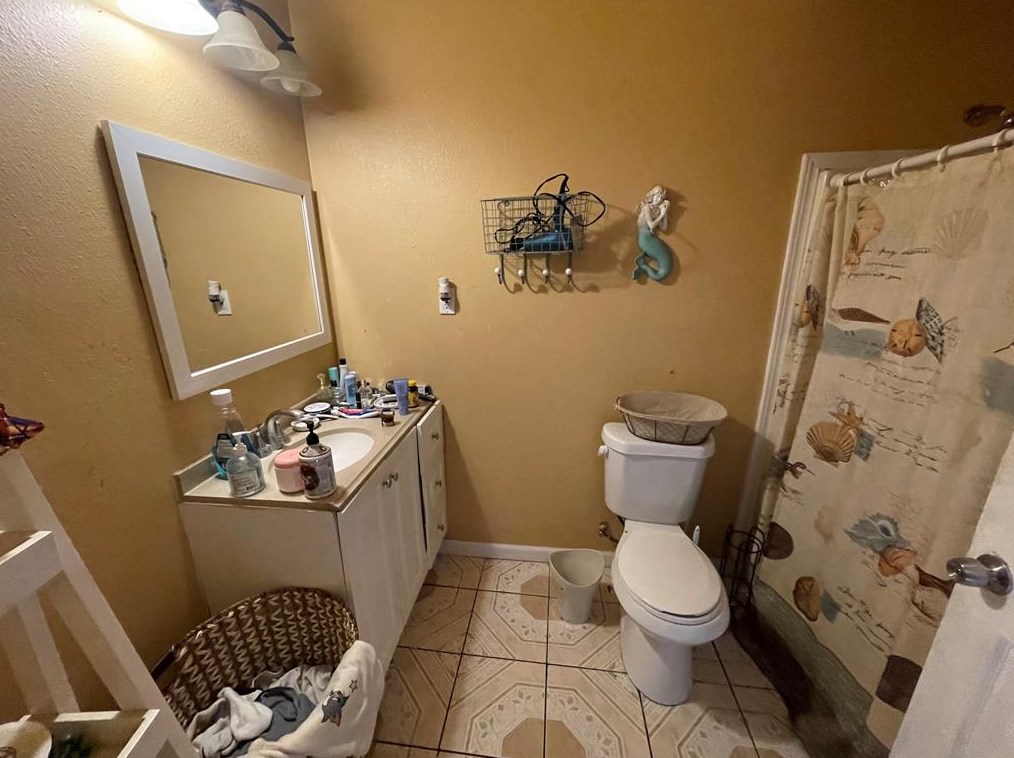 8611 Findlay St, Houston TX 77017-3202 exterior