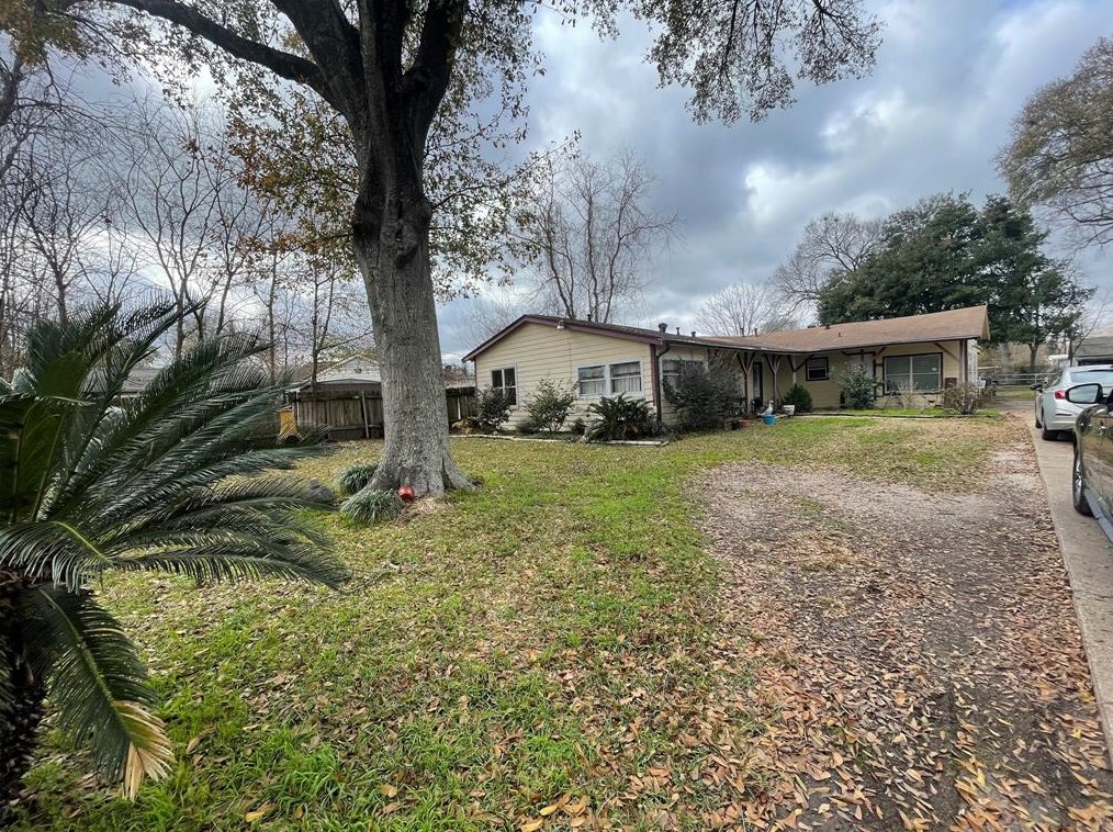 8611 Findlay St, Houston TX 77017-3202 exterior