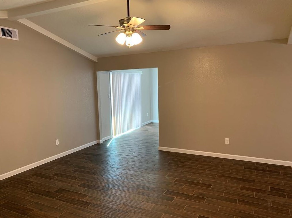 2227 Avenell Rd, Houston TX  77034-1301 exterior