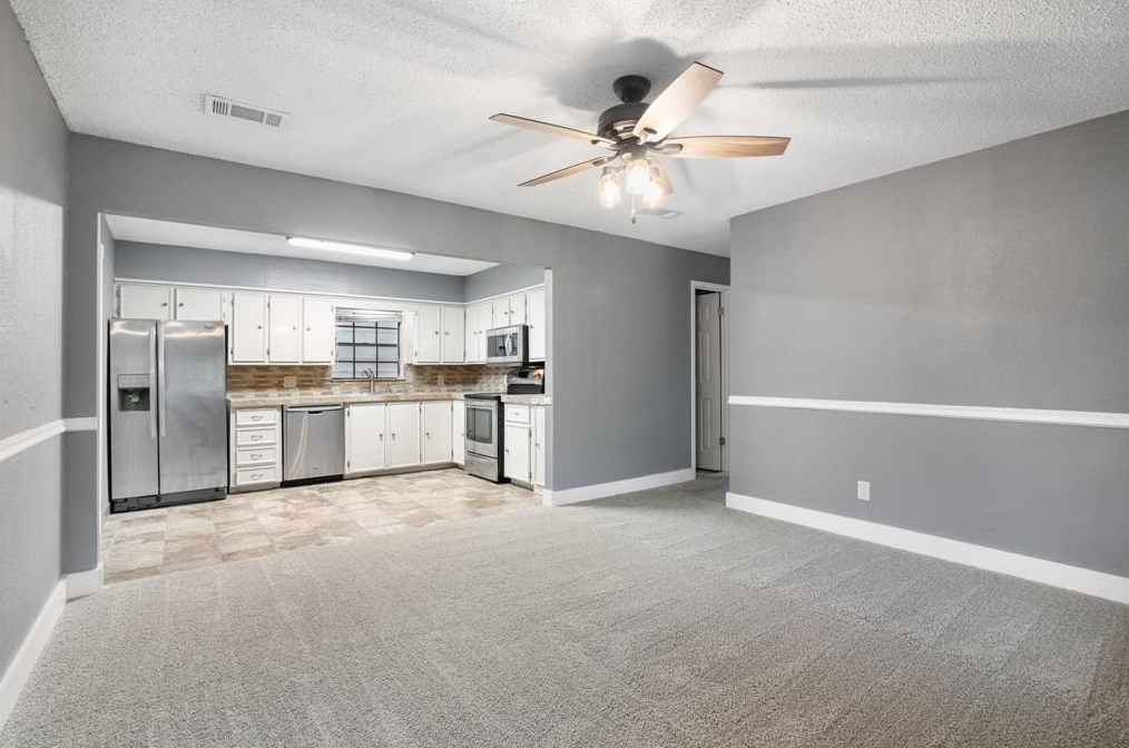 201 Wilkins St, Angleton, TX 77515-4463