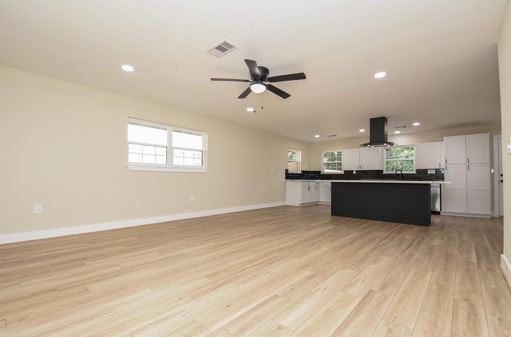 13923 Woodforest, Houston TX 77015 exterior