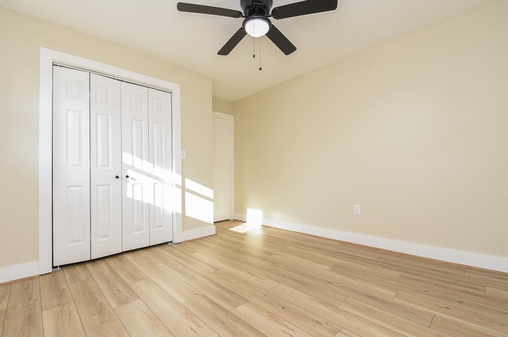 13923 Woodforest, Houston TX 77015 exterior