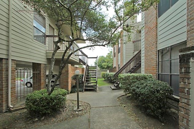 7901 Cambridge St Apt 151, Houston, TX 77054