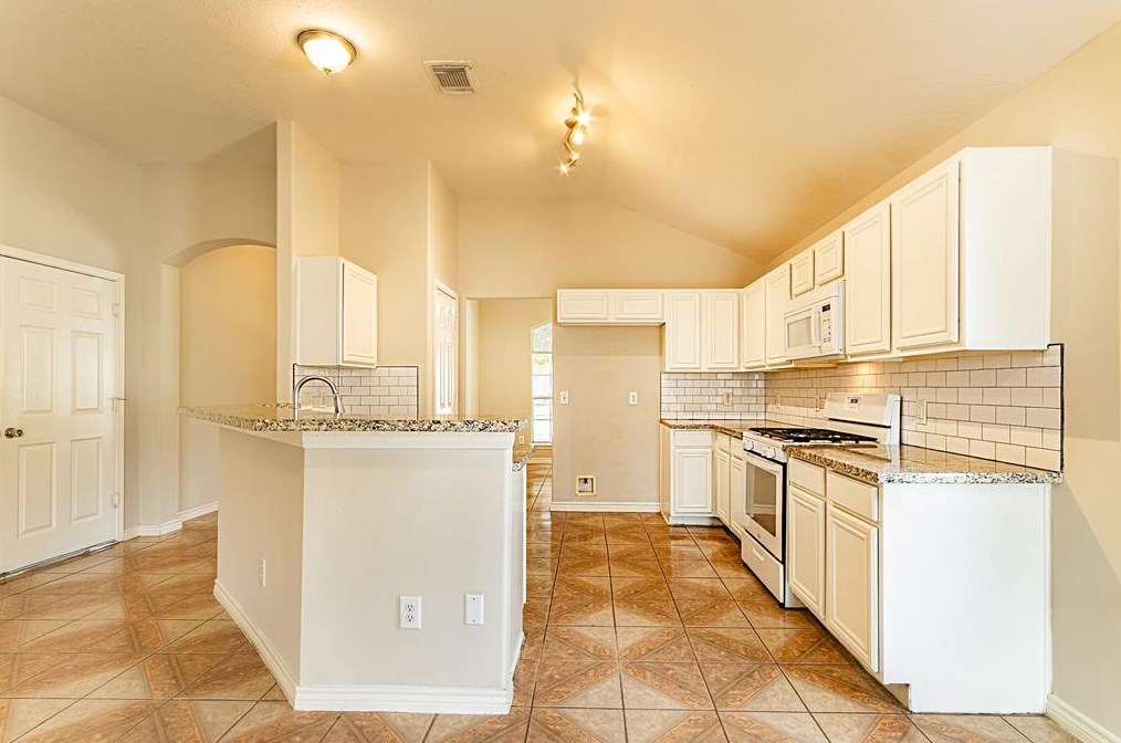 19346 Otter Trail Ct, Katy, TX 77449