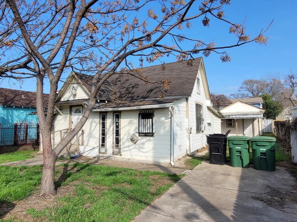 4512 Siegel St, Houston, TX 77009-3254