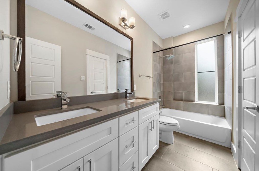 1411 Boswell St, Houston TX 77009-5906 exterior