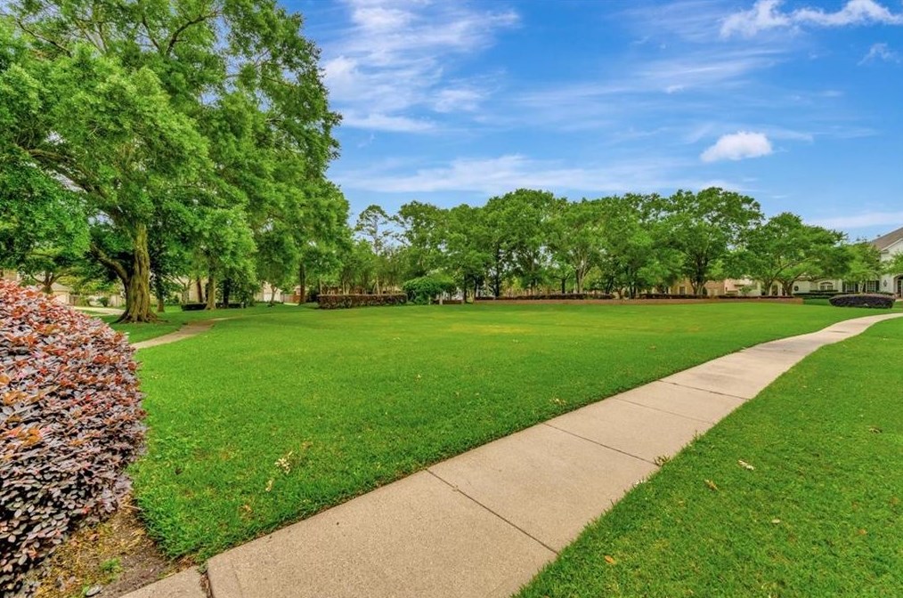 2342 Central Park Cir, Houston, TX 77059-4410