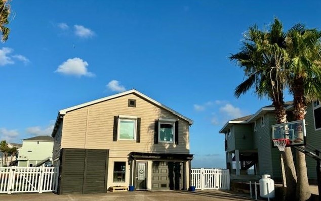130 Tamana Dr, Galveston, TX 77554