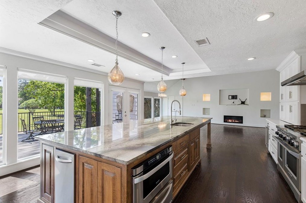 2805 S Logrun Cir, Spring, TX 77380