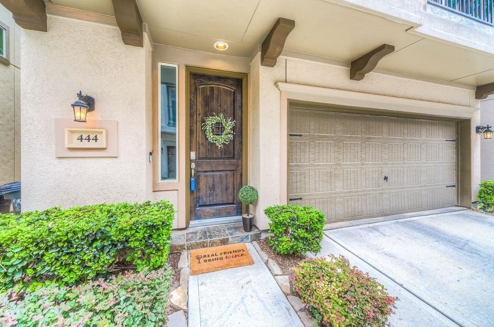 444 Live Oak St, Houston TX  77003-1122 exterior