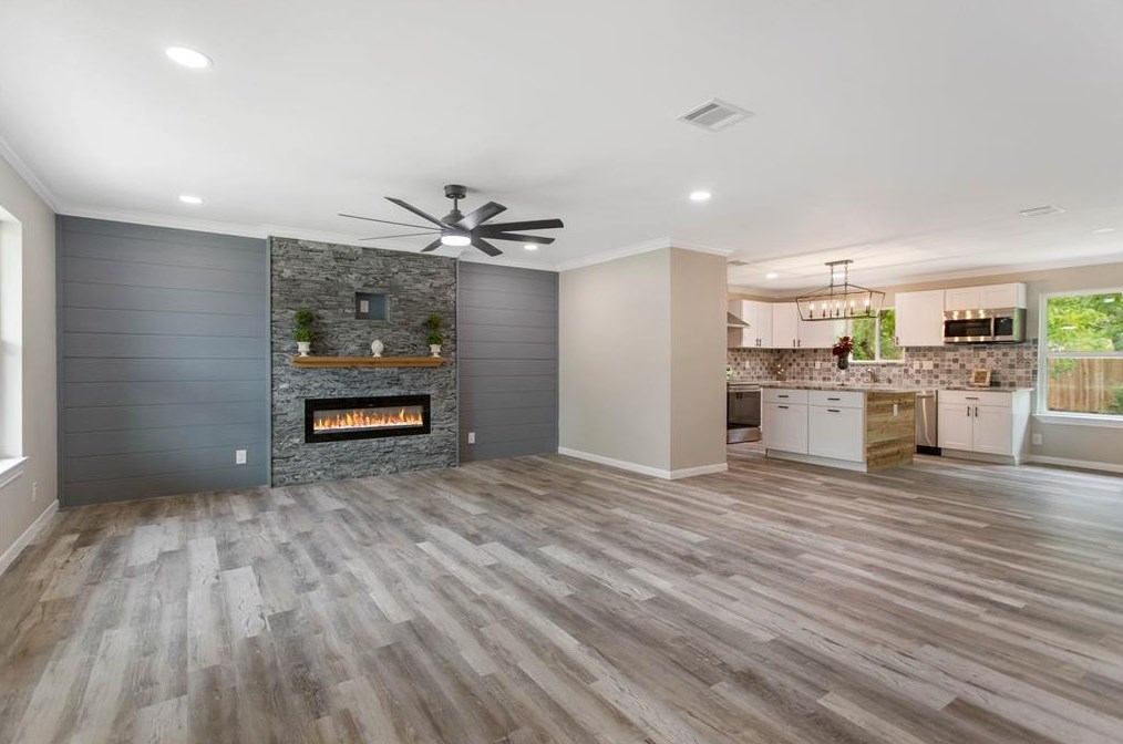 904 Westview Cir, Caldwell, TX 77836