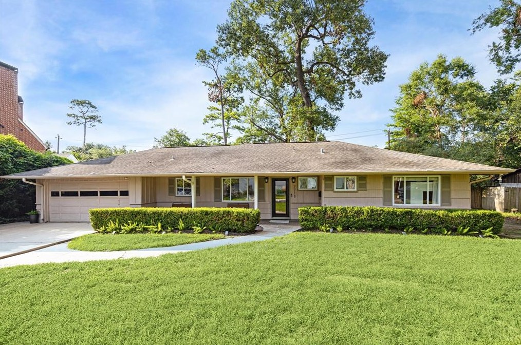 7718 Edgeway Dr, Houston, TX 77055-6837