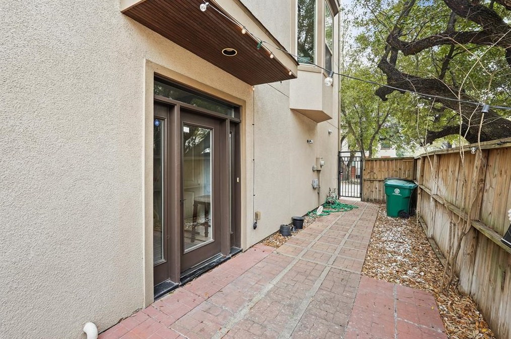 1801 Arbor St, Houston, TX 77004