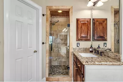 210 River Oaks Drive, Lake Jackson, TX 77566 - Photo 24