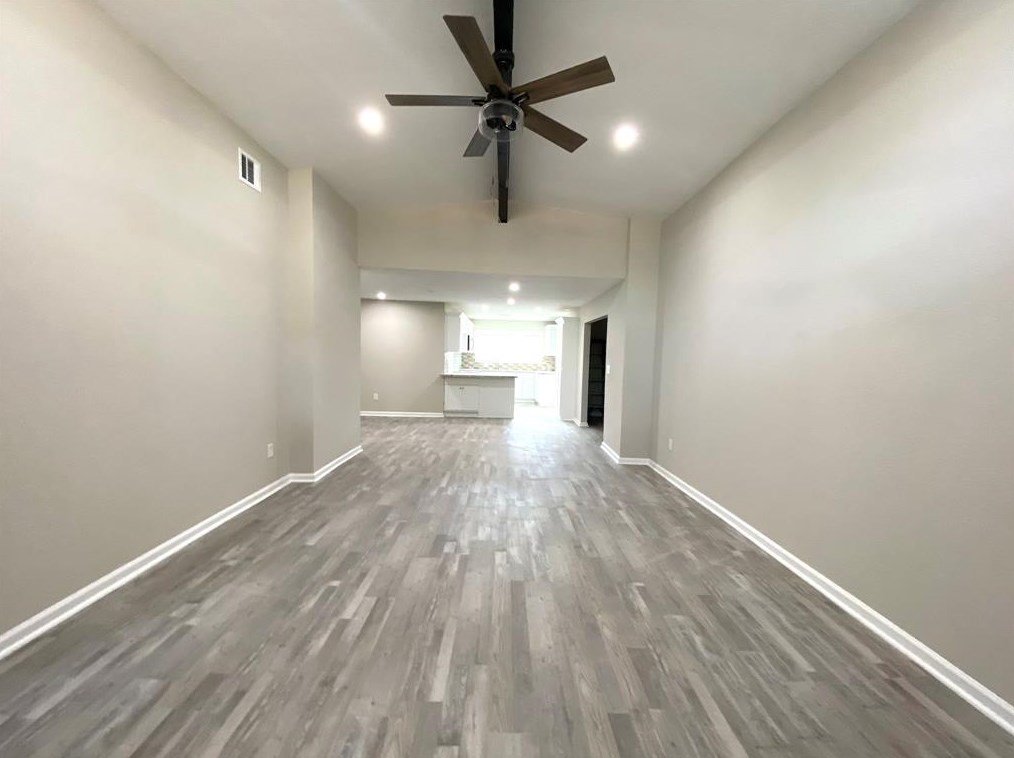 2010 Possum Creek Rd, Houston TX  77017-6709 exterior