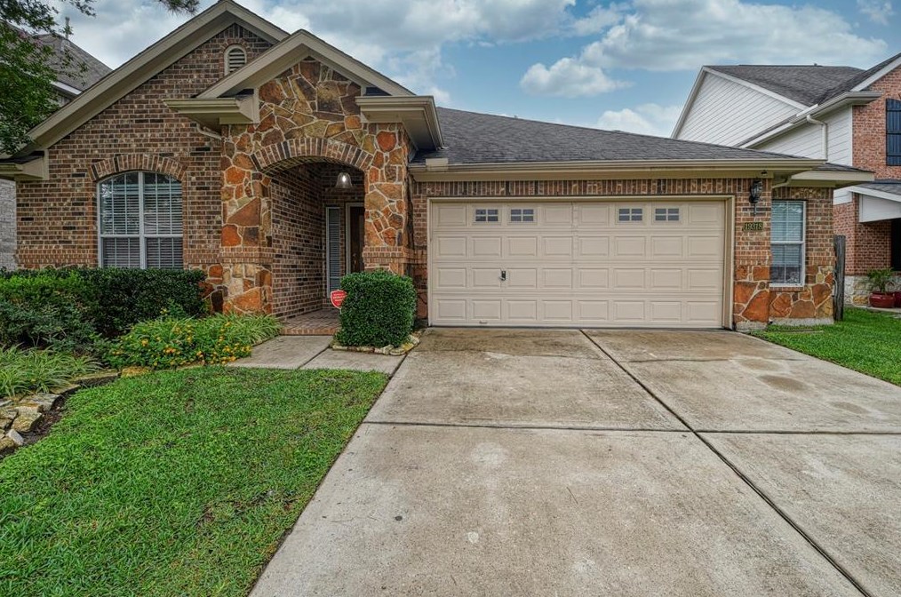19318 Dickson Park Dr, Spring, TX 77373