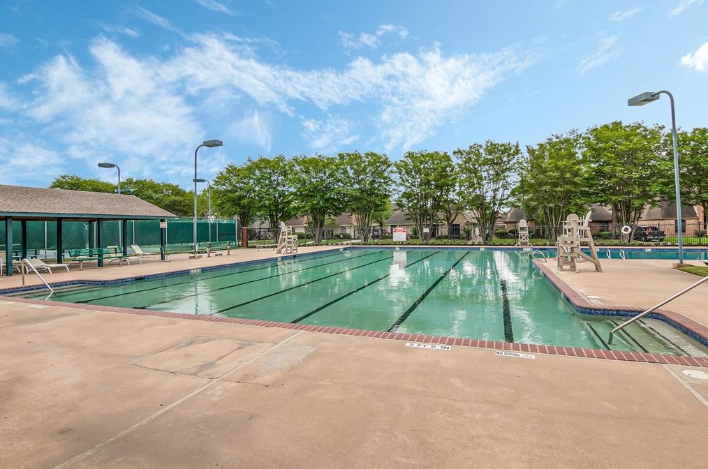 10002 Sagemark Dr, Houston TX  77089-5134 exterior