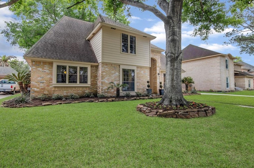 10002 Sagemark Dr, Houston, TX 77089-5028