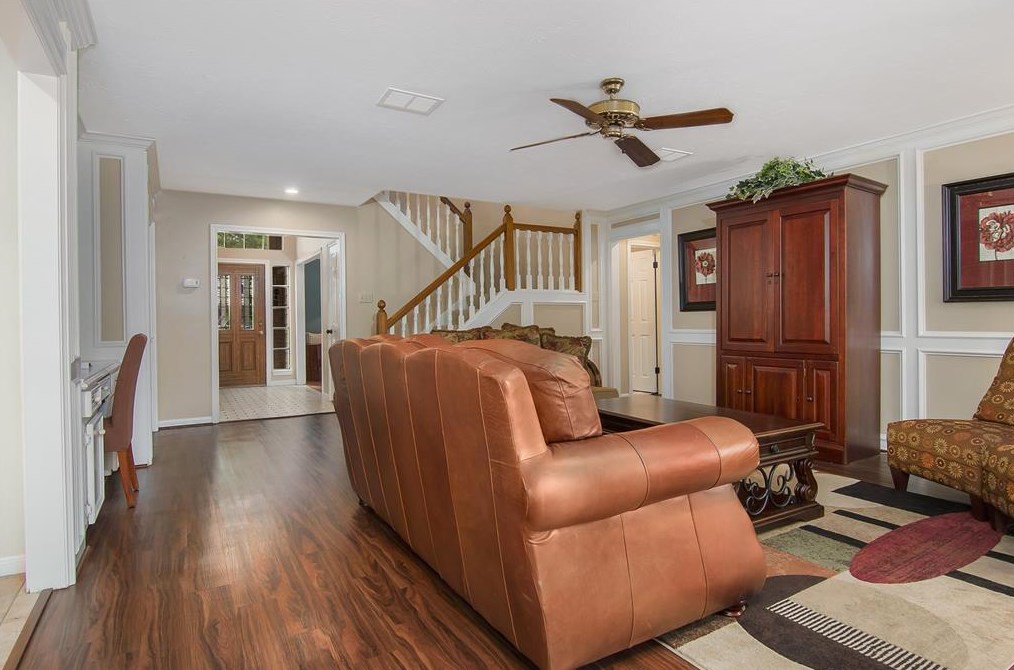 10002 Sagemark Dr, Houston TX  77089-5134 exterior