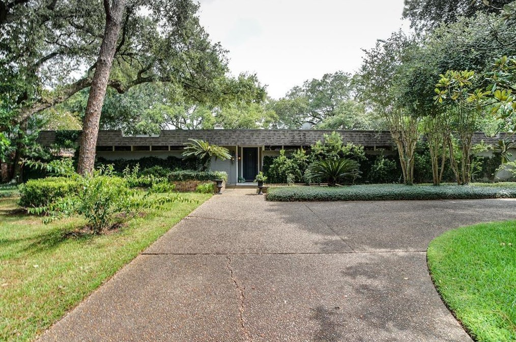 5653 Pine Forest Rd, Houston, TX 77056