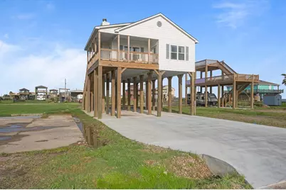 1023 N Bay Street, Gilchrist, TX 77617 - Photo 1