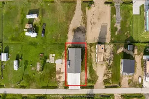 1023 N Bay St, Gilchrist, TX 77617 - Photo 46