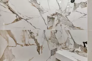 1023 N Bay St, Gilchrist, TX 77617 - Photo 28