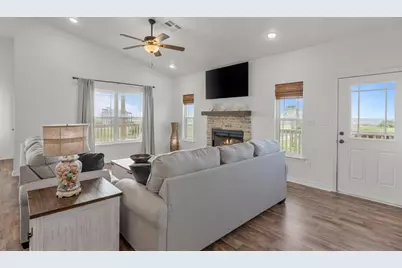 1023 N Bay Street, Gilchrist, TX 77617 - Photo 12