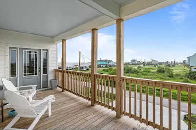 1023 N Bay Street, Gilchrist, TX 77617 - Photo 8