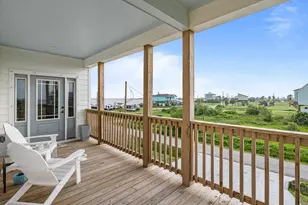 1023 N Bay St, Gilchrist, TX 77617 - Photo 8