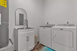 1023 N Bay St, Gilchrist, TX 77617 - Photo 36