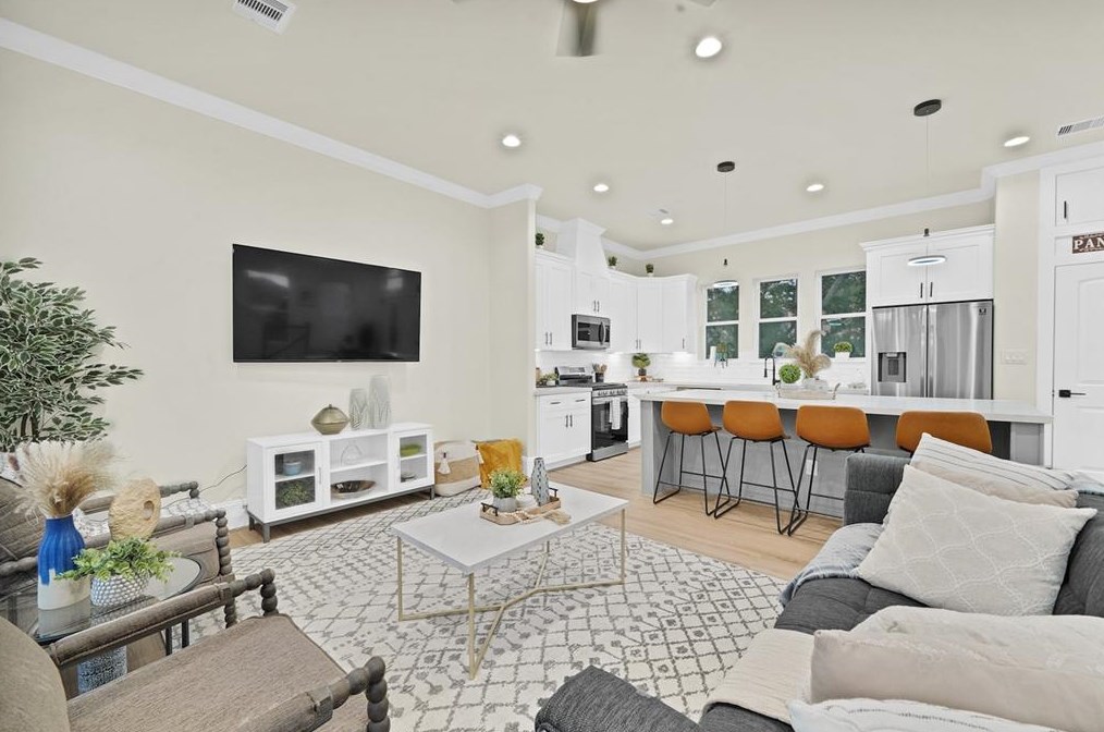 2110 Hadley St, Houston TX  77003-5814 exterior