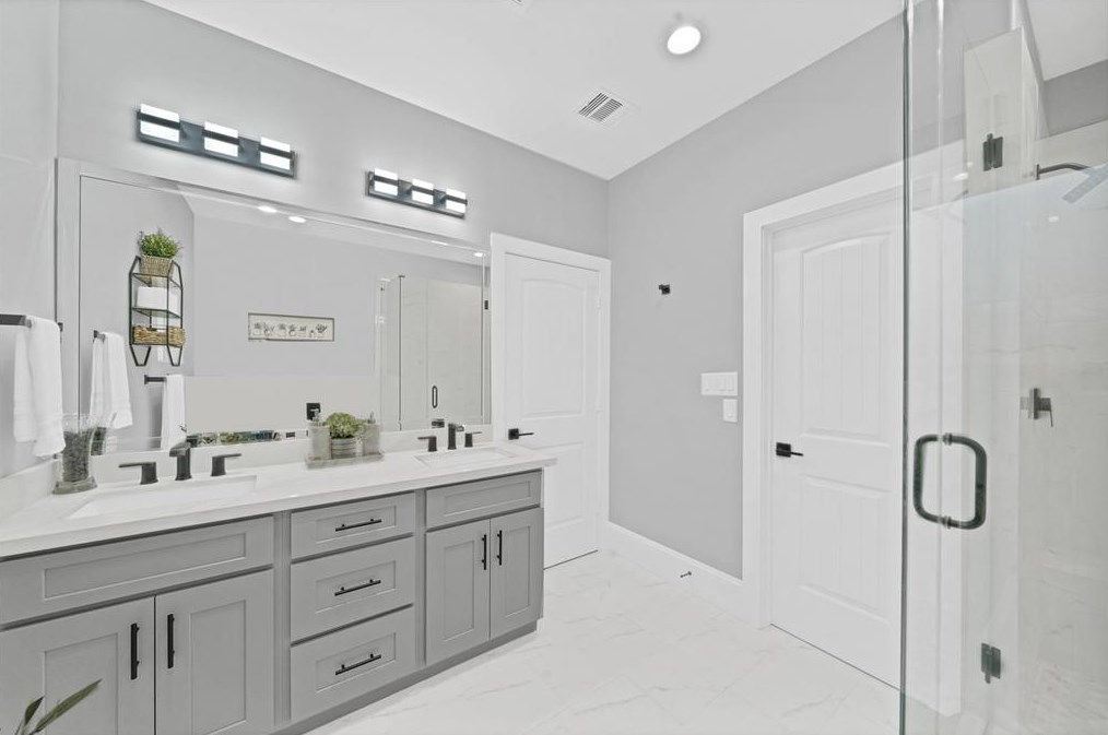 2110 Hadley St, Houston TX  77003-5814 exterior