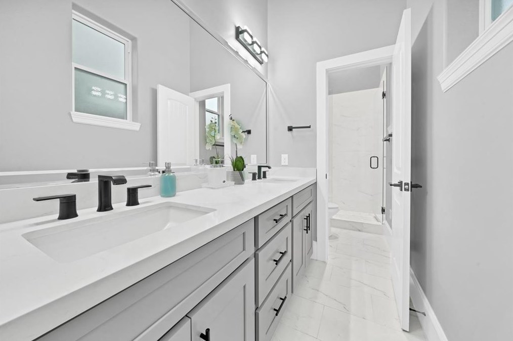 2110 Hadley St, Houston TX  77003-5814 exterior