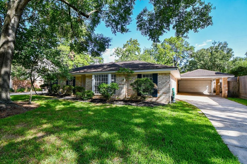 5815 Pinewood Springs Dr, Houston, TX 77066-2724