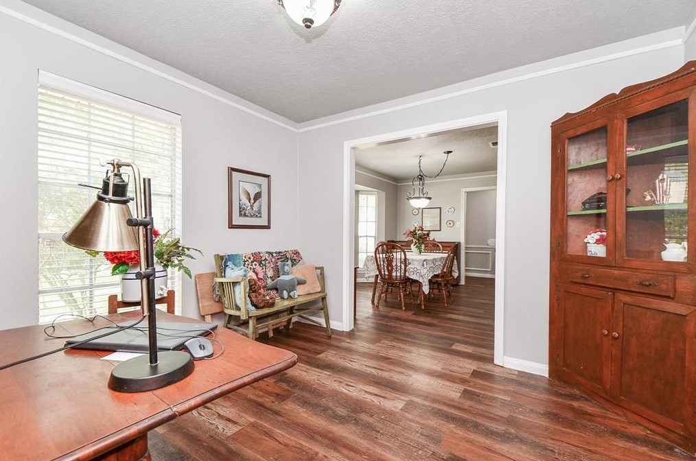 5815 Pinewood Spg Dr, Houston TX  77066-2809 exterior