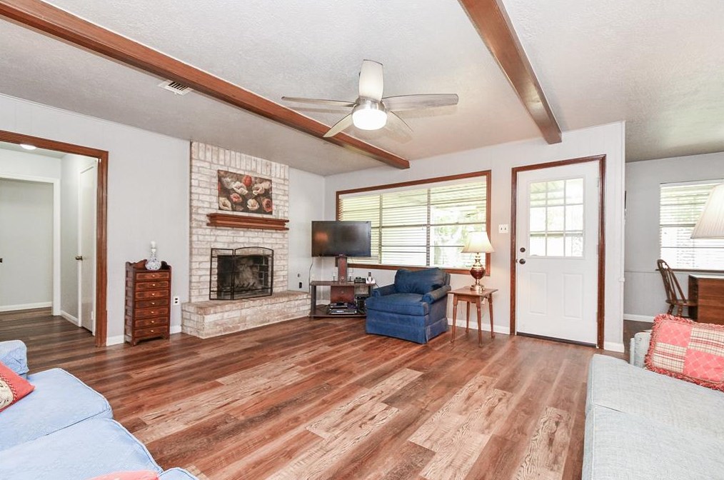 5815 Pinewood Spg Dr, Houston TX  77066-2809 exterior