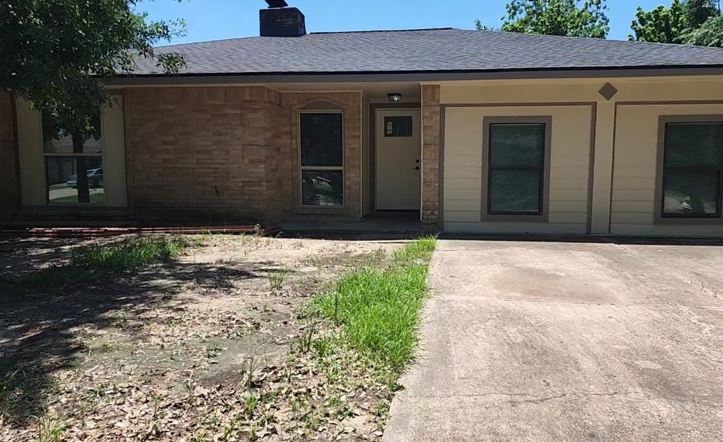 15311 Old Creek Rd, Houston, TX 77060