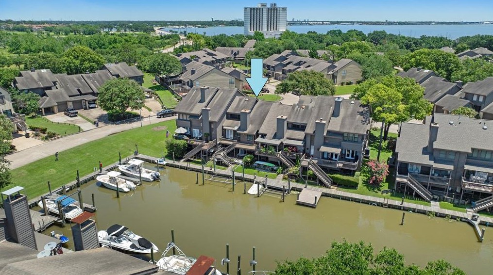 2628 Sailboat Dr, Houston, TX 77058-4343