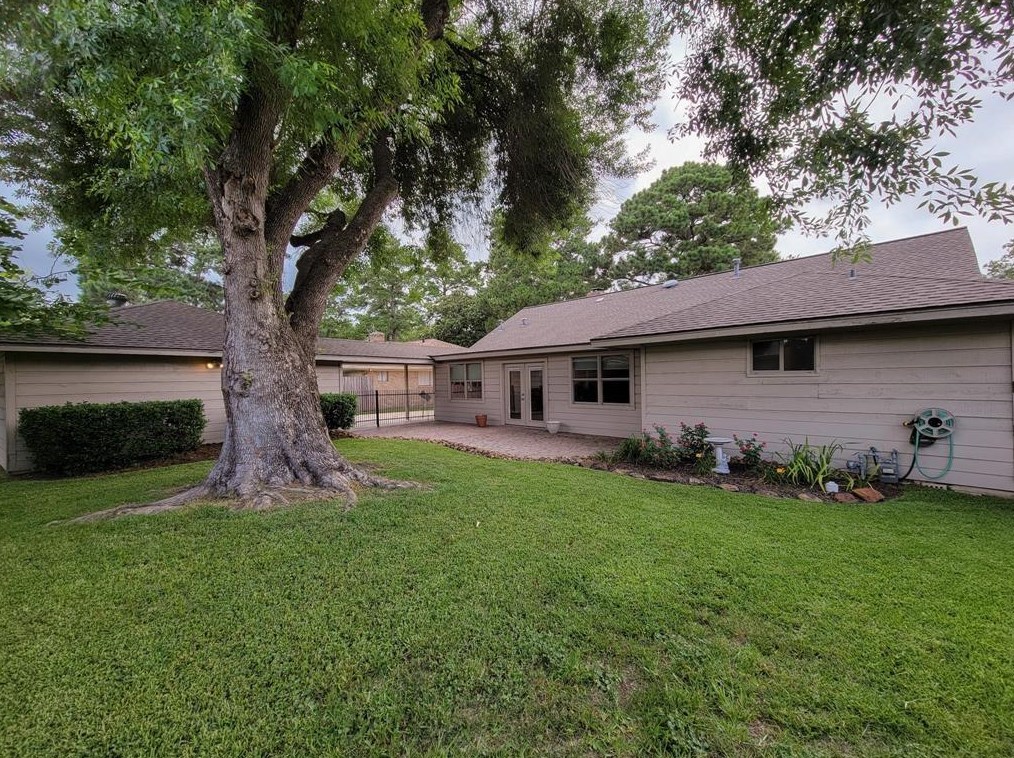11413 Ash Creek Dr, Houston, TX 77043