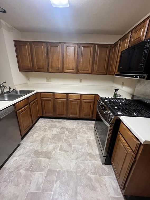 6627 Redding Springs Ln, Houston, TX 77086-2852