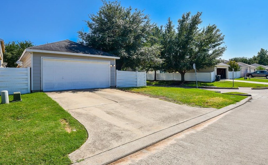 20615 Providence Pt Dr, Katy TX  77449-2057 exterior